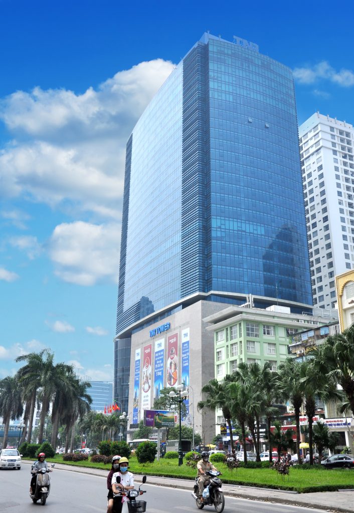 TNR Tower – tòa nhà văn phòng hạng A nằm ngay trên trục đường Nguyễn Chí Thanh (Hà Nội) sầm uất.