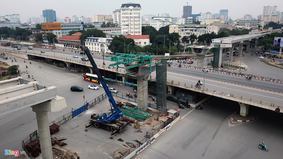 Dự án chạy qua 2 nút giao thông lớn có cầu vượt là Mai Dịch và Cầu Giấy. Khối lượng chính của gói thầu là xây dựng tuyến cầu cạn đi từ Nhổn về Kim Mã với 318 nhịp, bao gồm 286 nhịp điển hình; 32 nhịp đổ tại chỗ và 3 cầu đặc biệt (cầu vượt sống Nhuệ, cầu vành đại 3 và vành đai 2).