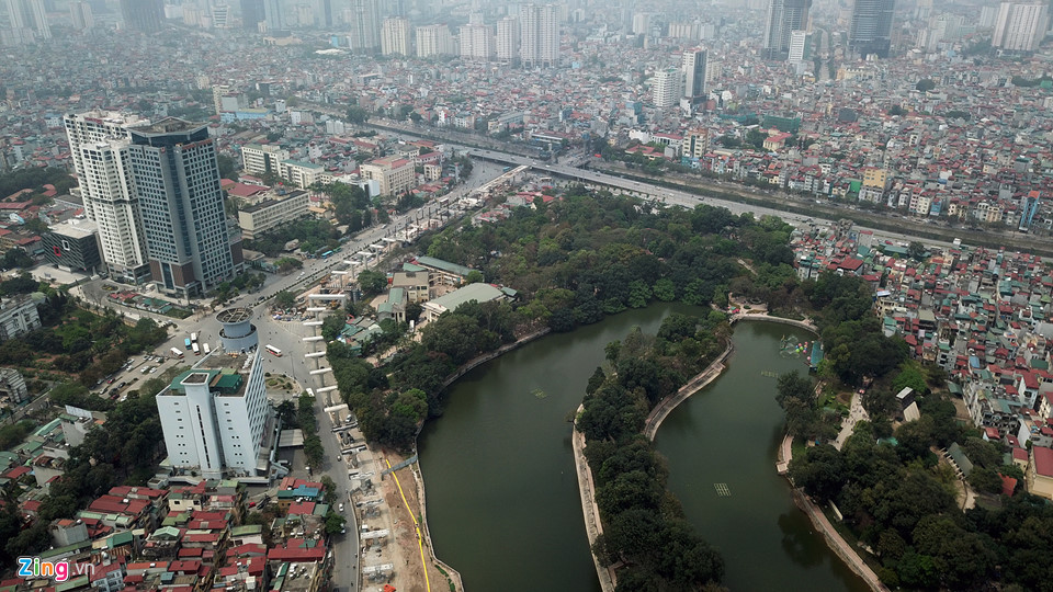 Đây là điểm chuyển tiếp giữa nhà ga trên cao và hệ thống nhà ga ngầm của dự án. Từ vị trí này đến ga Hà Nội sẽ có 4 ga ngầm với chiều dài hơn 4 km. Tuy nhiên hiện gói thầu thi công ngầm chưa được khởi công.